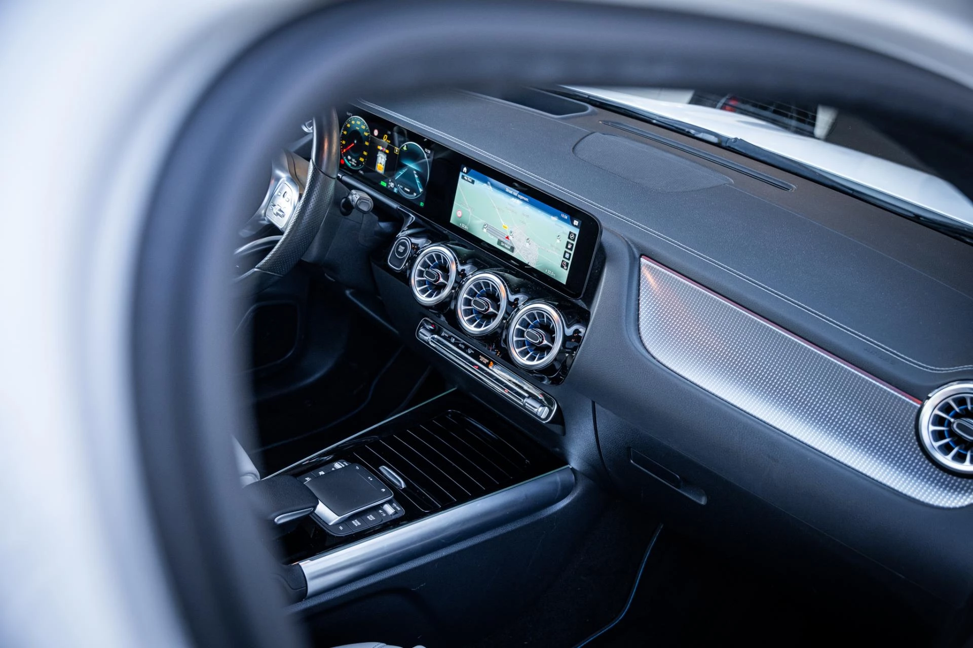 Hoofdafbeelding Mercedes-Benz EQA