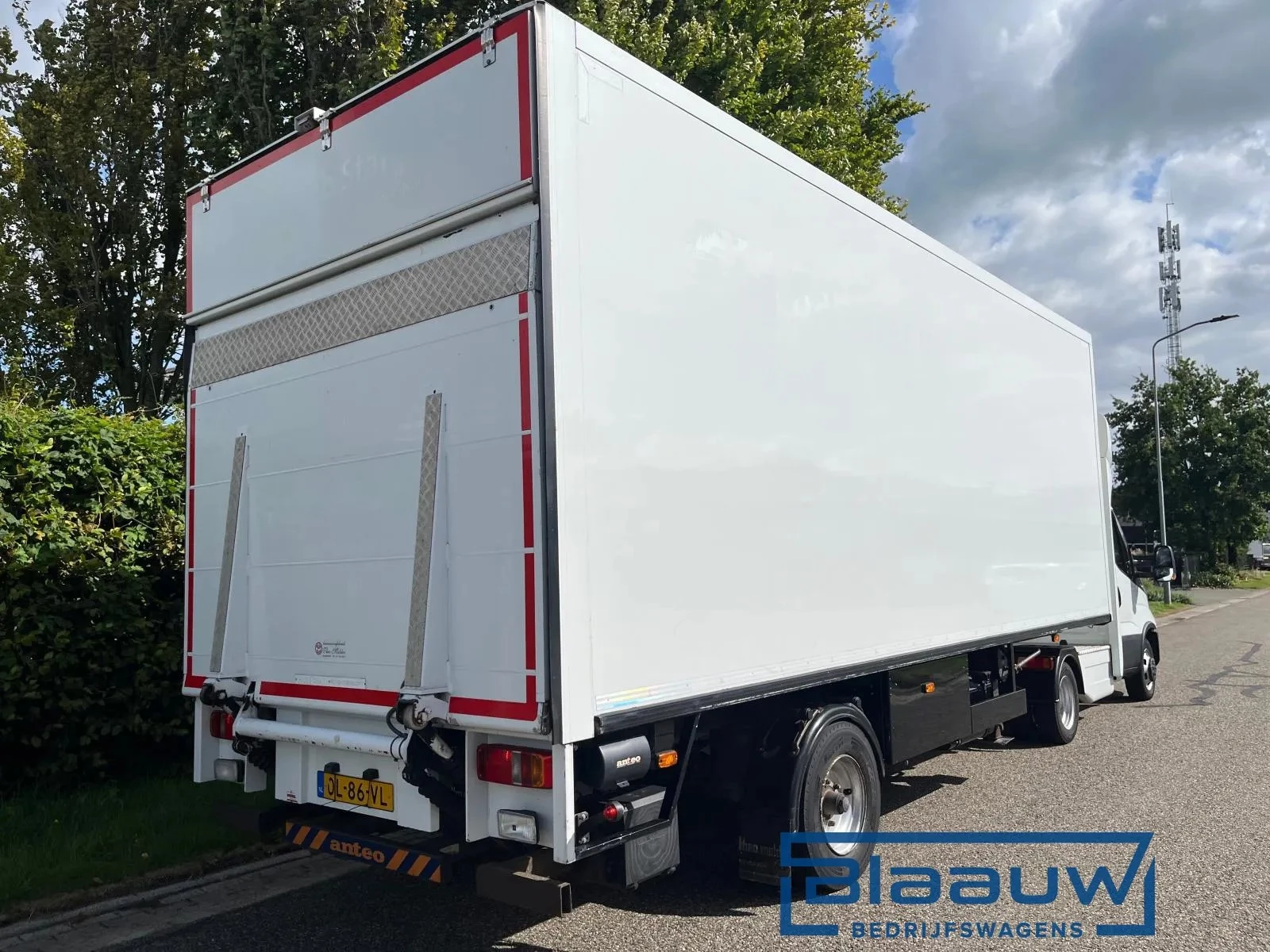 Hoofdafbeelding Iveco 40C18 Be trekker + Be bloemen oplegger