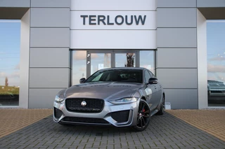 Hoofdafbeelding Jaguar XE Jaguar XE 2.0 P250 R-Dynamic Black Edition