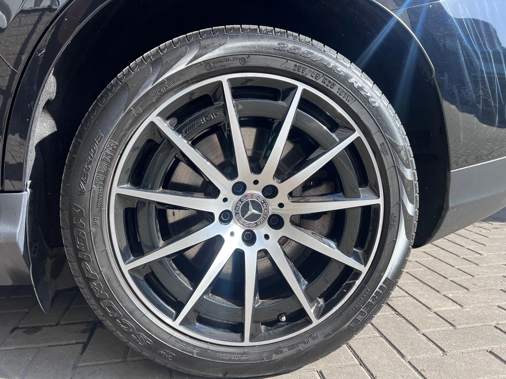 Hoofdafbeelding Mercedes-Benz EQC