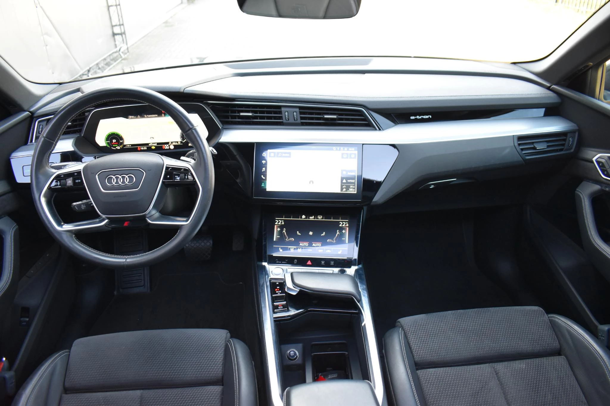 Hoofdafbeelding Audi e-tron