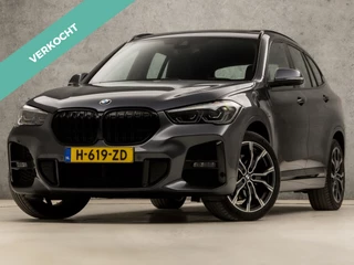 BMW X1 xDrive25e M Sport 221Pk Automaat (PANORAMADAK, M PAKKET, DEALER ONDERHOUDEN, HEAD-UP DISPLAY, GROOT NAVI, LEDEREN SPORTSTOELEN, CAMERA, STOELVERWARMING, MINERALGRAU, NIEUWSTAAT)