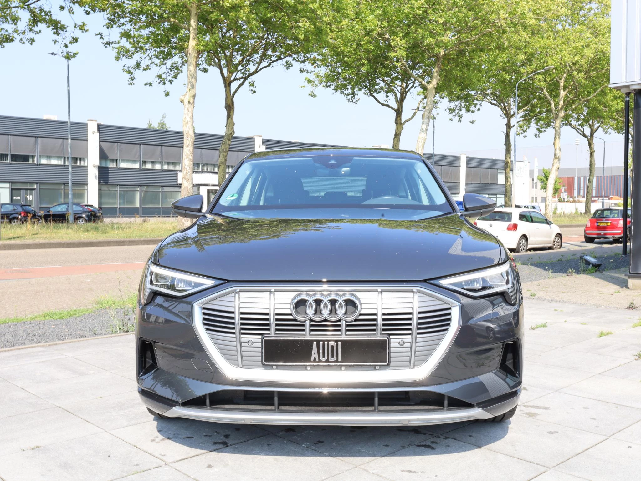 Hoofdafbeelding Audi e-tron