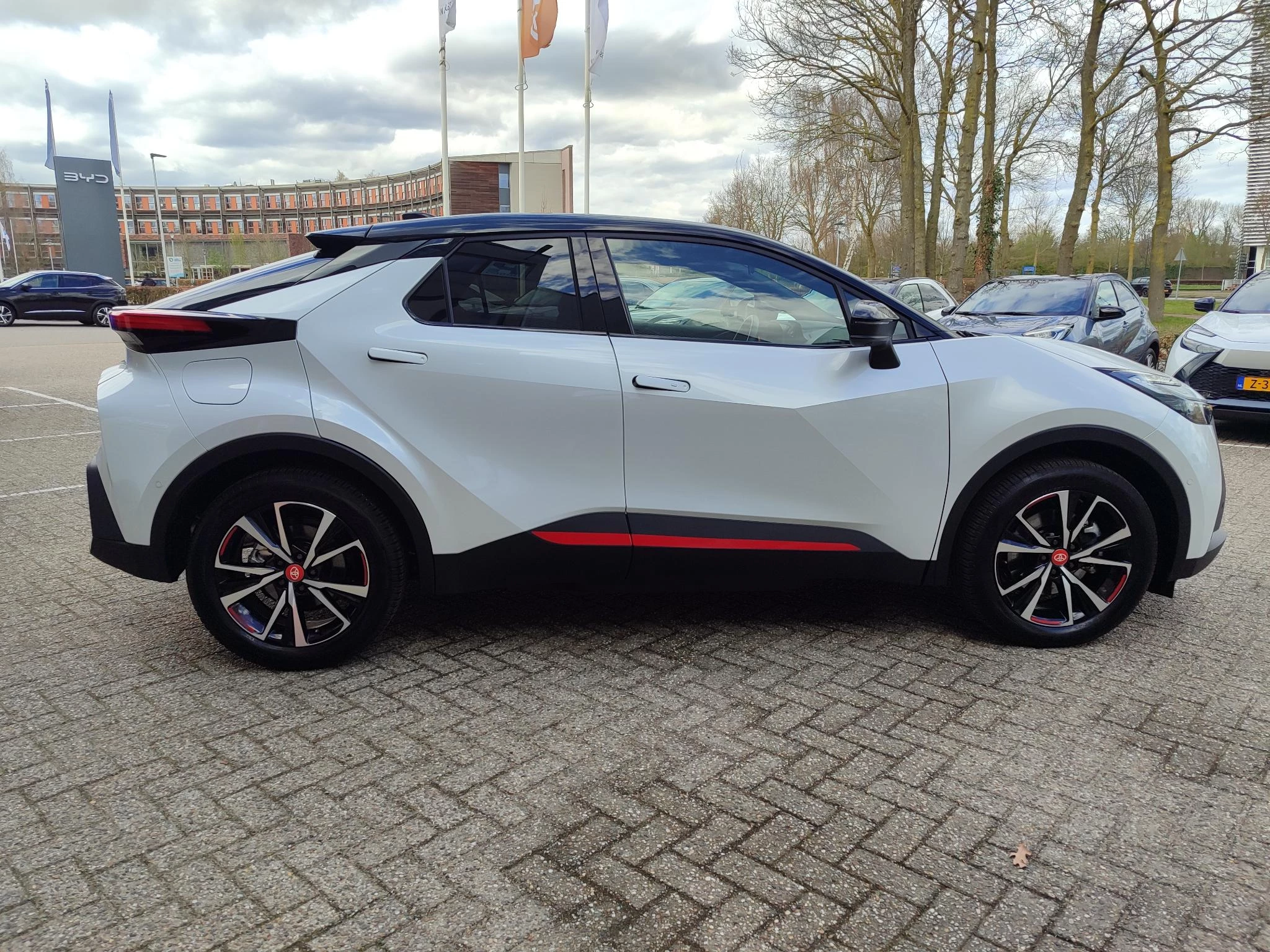 Hoofdafbeelding Toyota C-HR