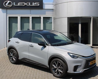 Lexus LBX Emotion 2WD NL-AUTO STOELVERW STUURVERW CAMERA PARK-SENS BLIND-SPOT