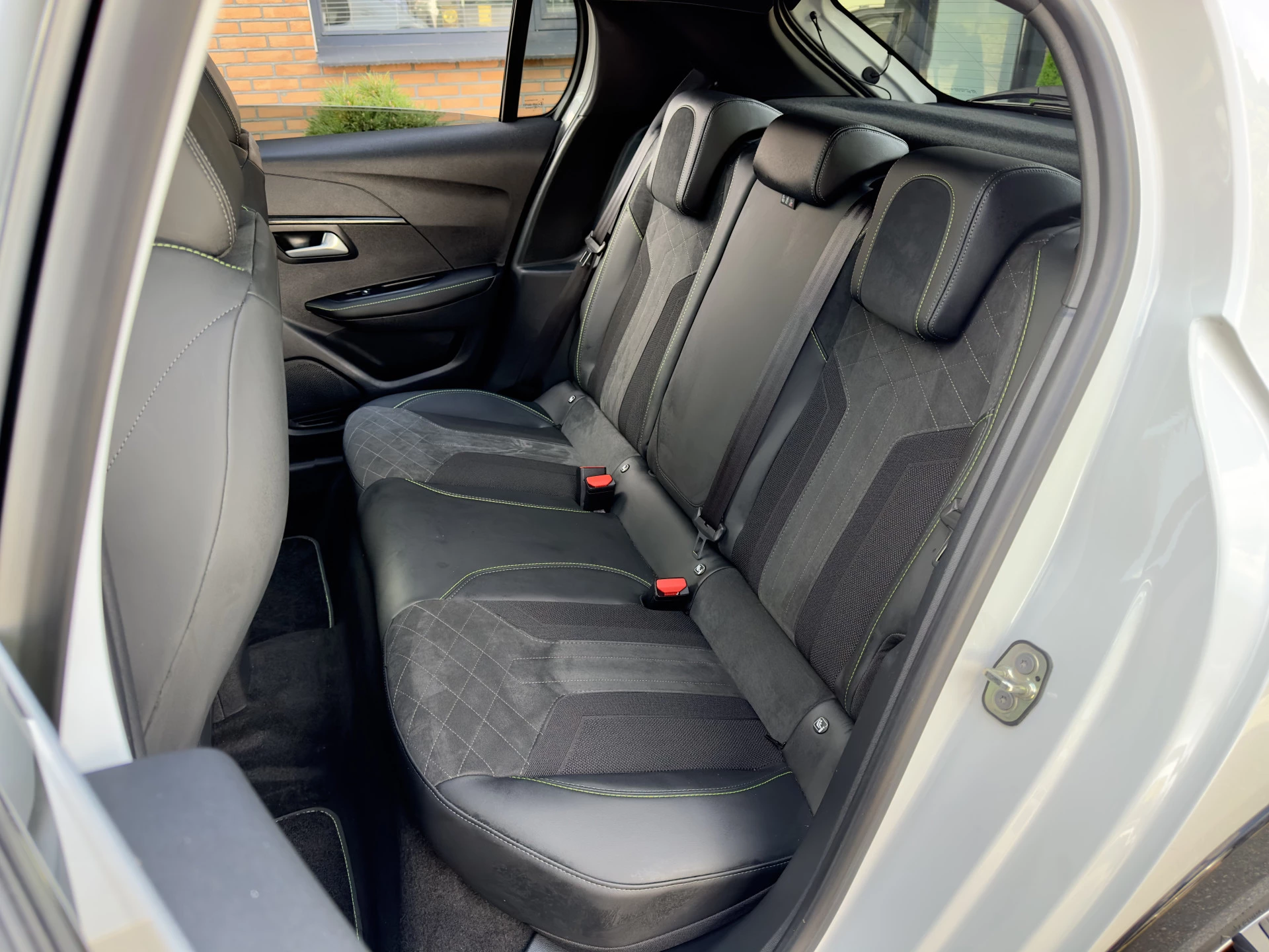 Hoofdafbeelding Peugeot e-208