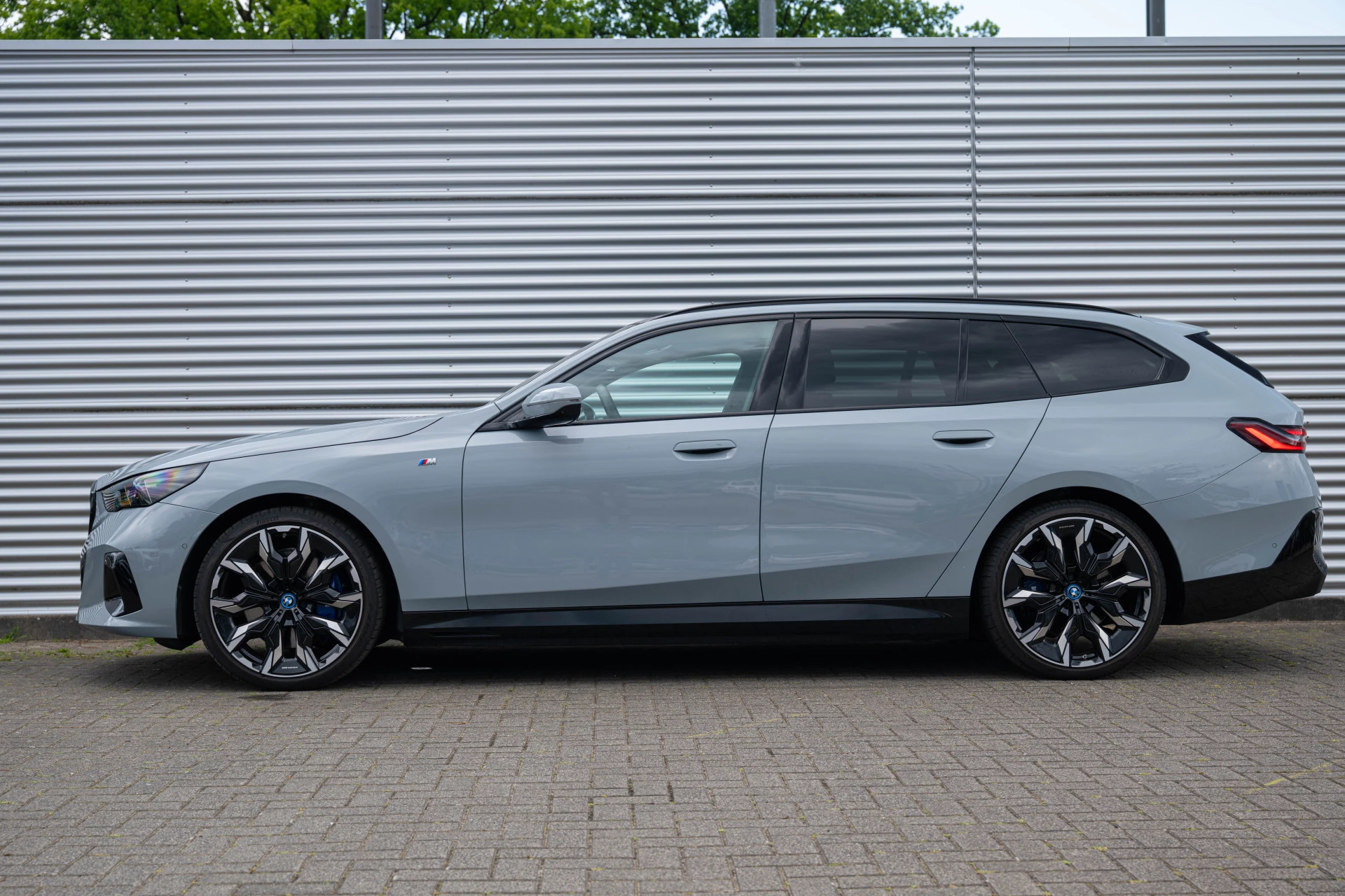 Hoofdafbeelding BMW i5