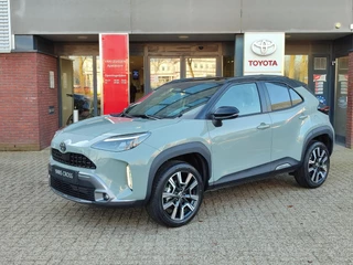 Hoofdafbeelding Toyota Yaris Cross Toyota Yaris Cross 1.5 HYBRID 130 EXECUTIVE NIEUW DIRECT LEVERBAAR! HEAD-UP JBL-AUDIO STOELVERW PARK-SENSOREN CAMERA EL-ACHTERKLEP BLIND SPOT 18'' LM-VELGEN