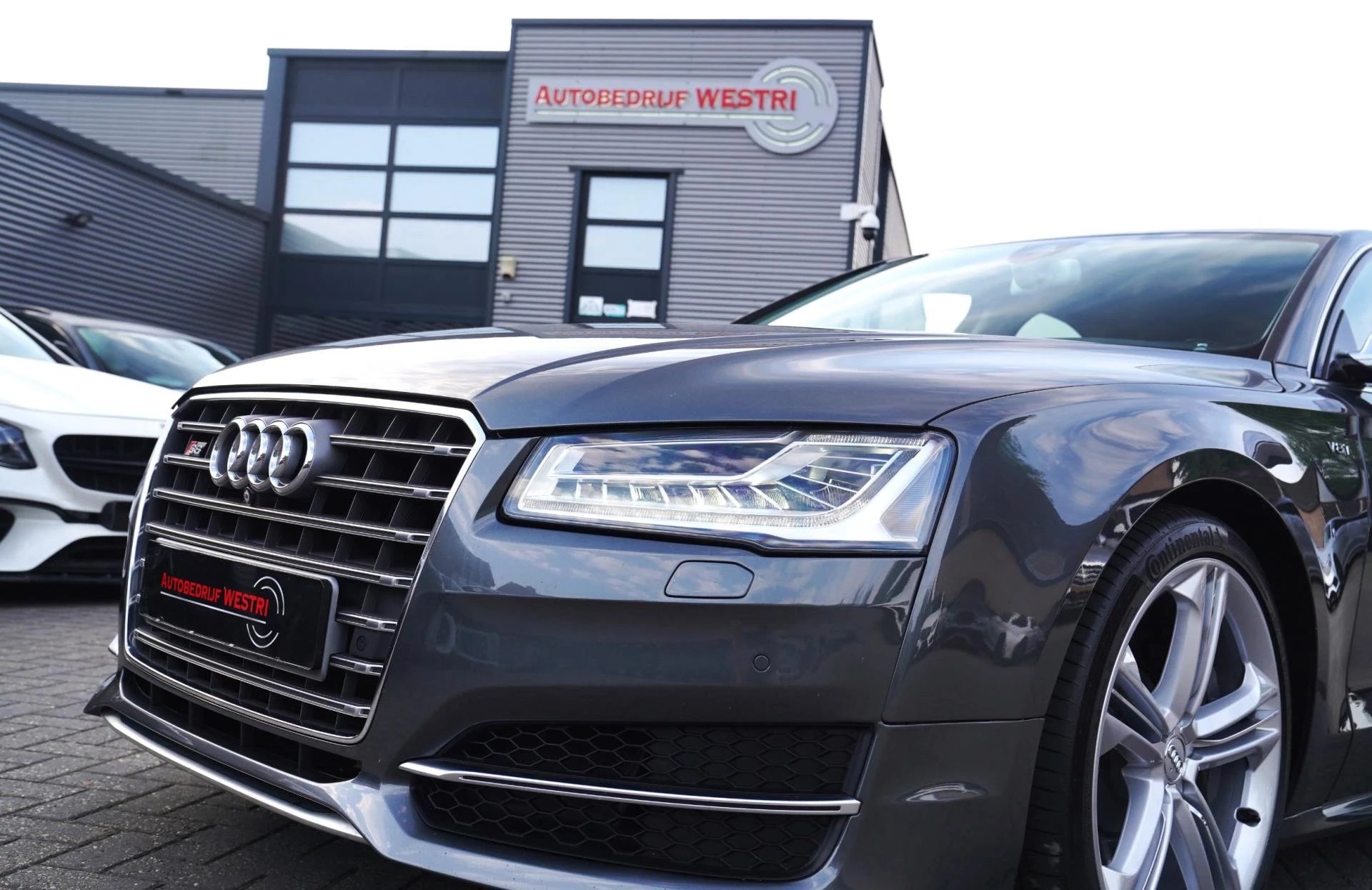 Hoofdafbeelding Audi S8