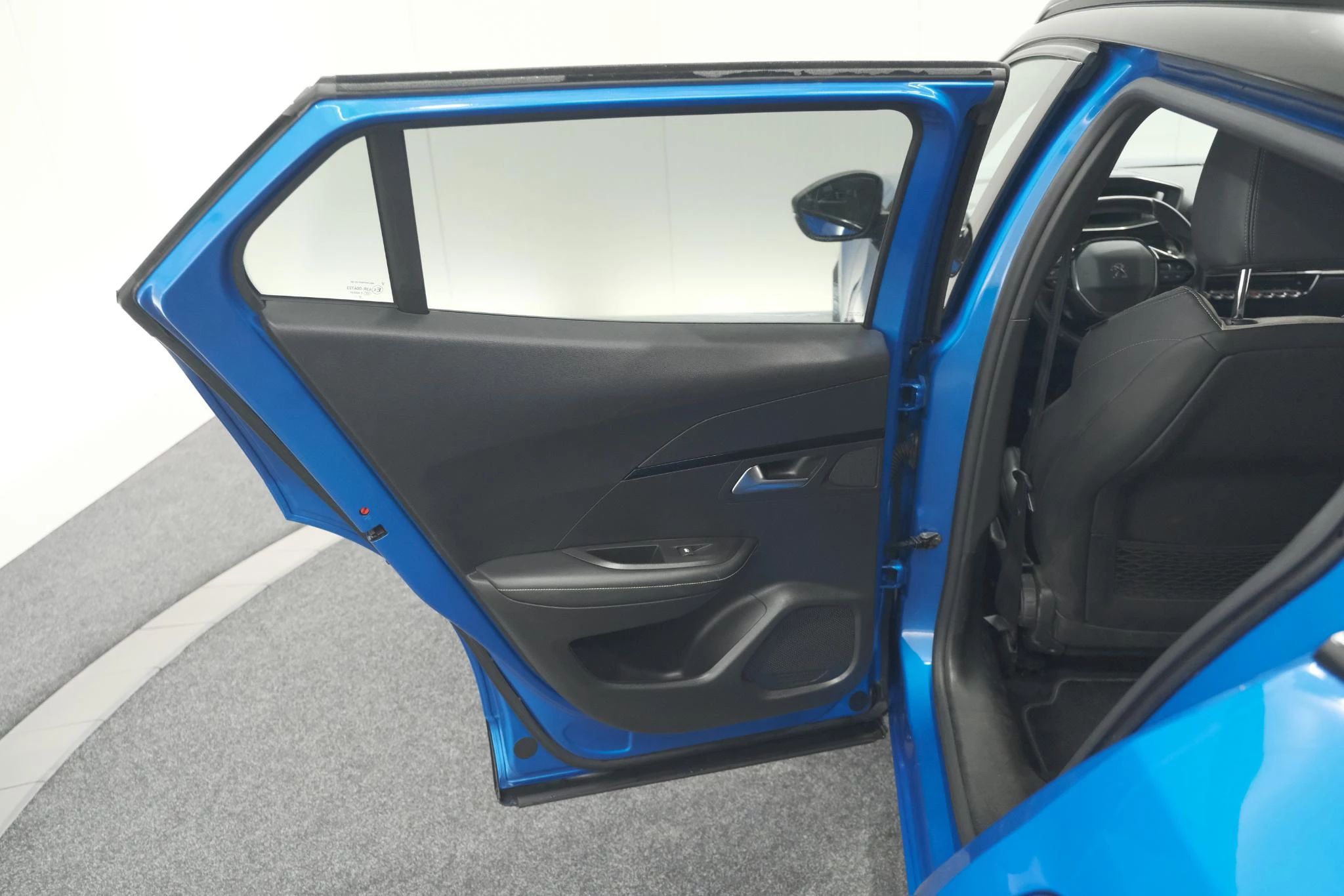 Hoofdafbeelding Peugeot e-2008