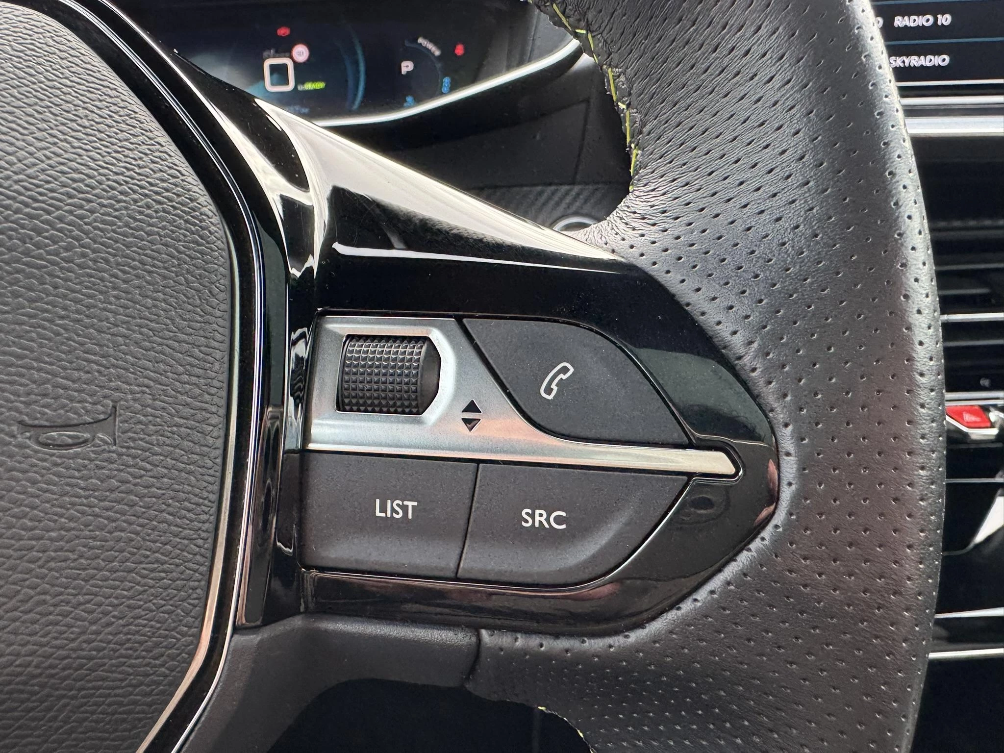 Hoofdafbeelding Peugeot e-2008