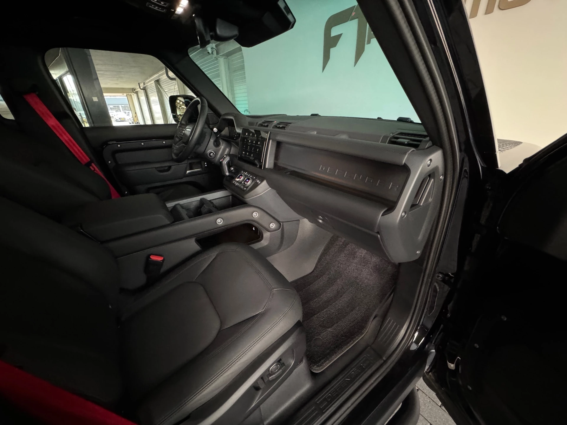 Hoofdafbeelding Land Rover Defender