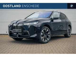 Hoofdafbeelding BMW iX BMW iX xDrive45 M Sport / Panoramadak Sky Lounge / Trekhaak / M Multifunctionele Stoelen / Parking Assistant Professional / Comfort Access