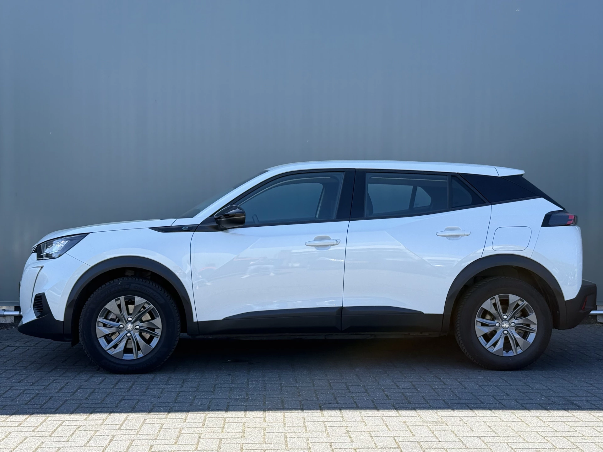 Hoofdafbeelding Peugeot e-2008