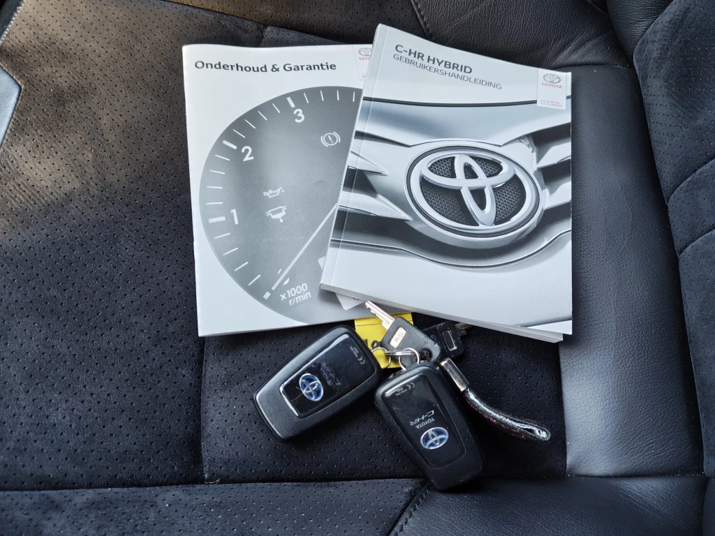 Hoofdafbeelding Toyota C-HR