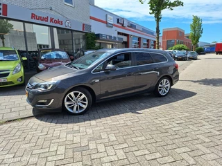 OPEL ASTRA SPORTS TOURER 1.4 Turbo Business +