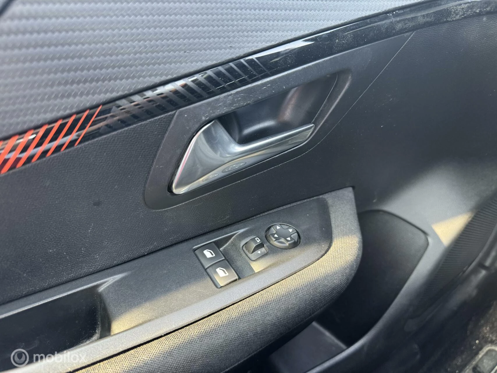 Hoofdafbeelding Peugeot e-208