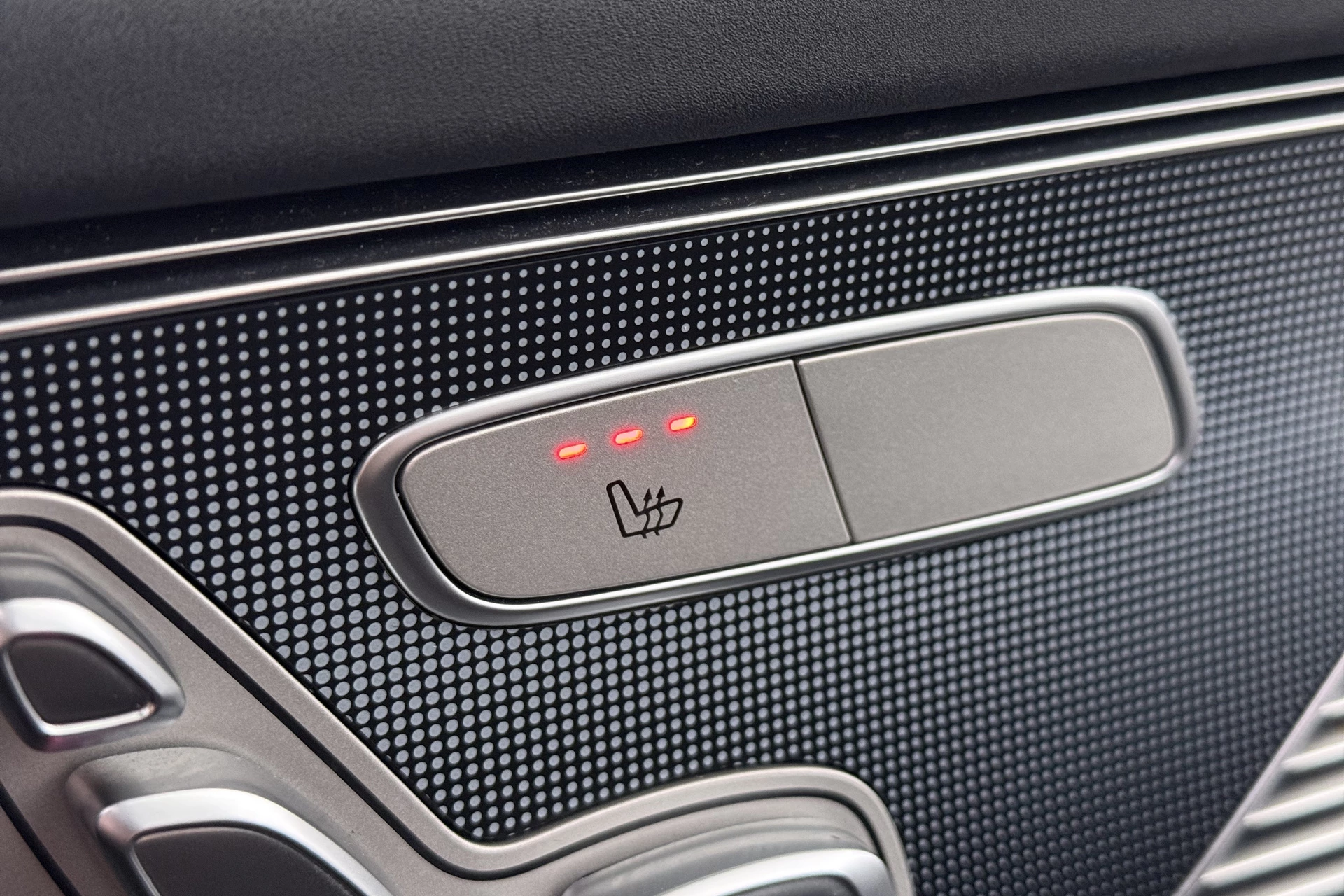 Hoofdafbeelding Mercedes-Benz EQC