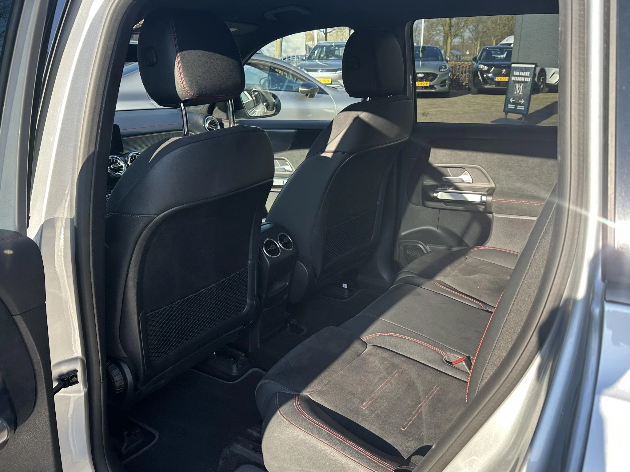 Hoofdafbeelding Mercedes-Benz EQB