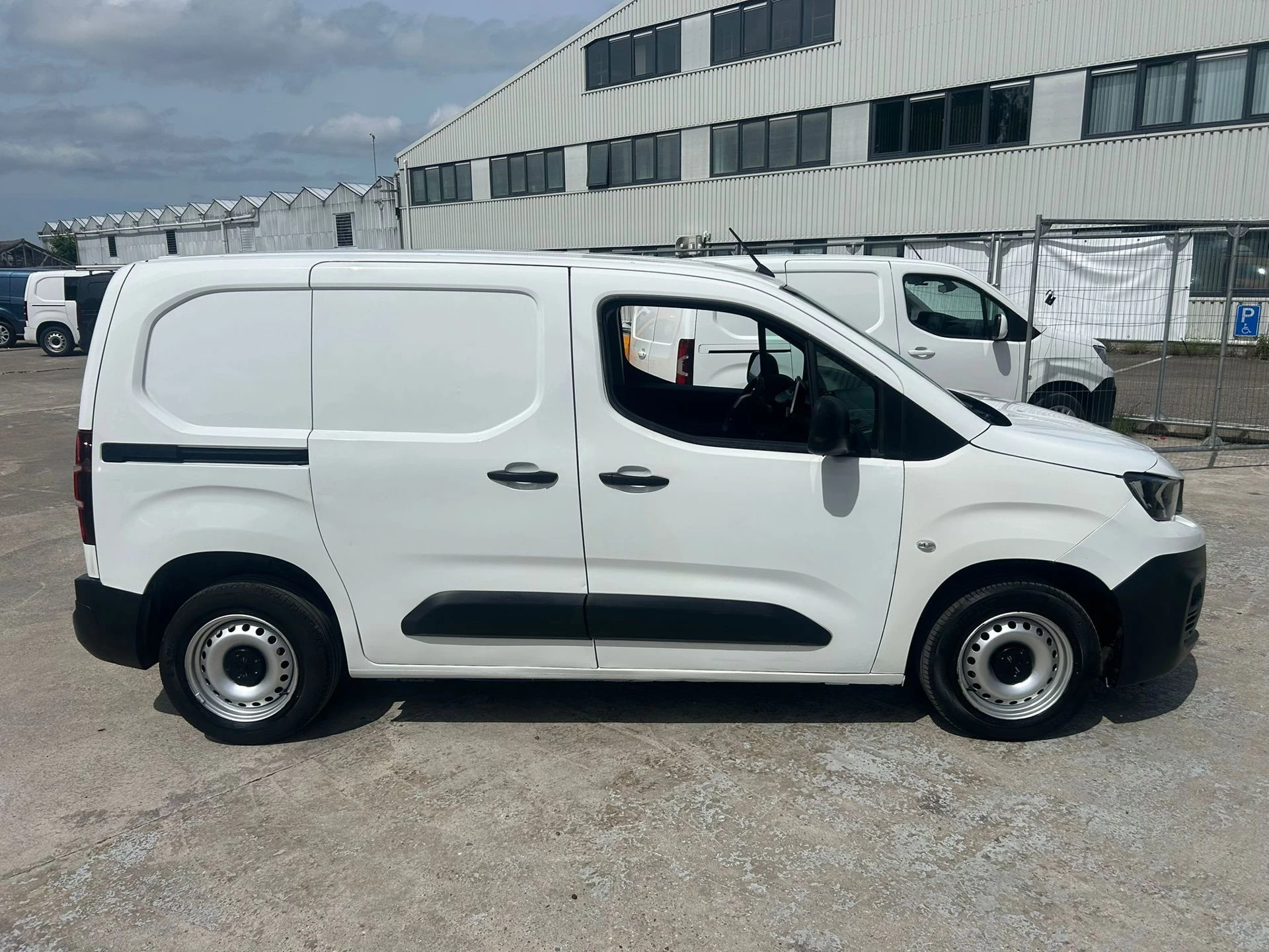 Hoofdafbeelding Peugeot Partner