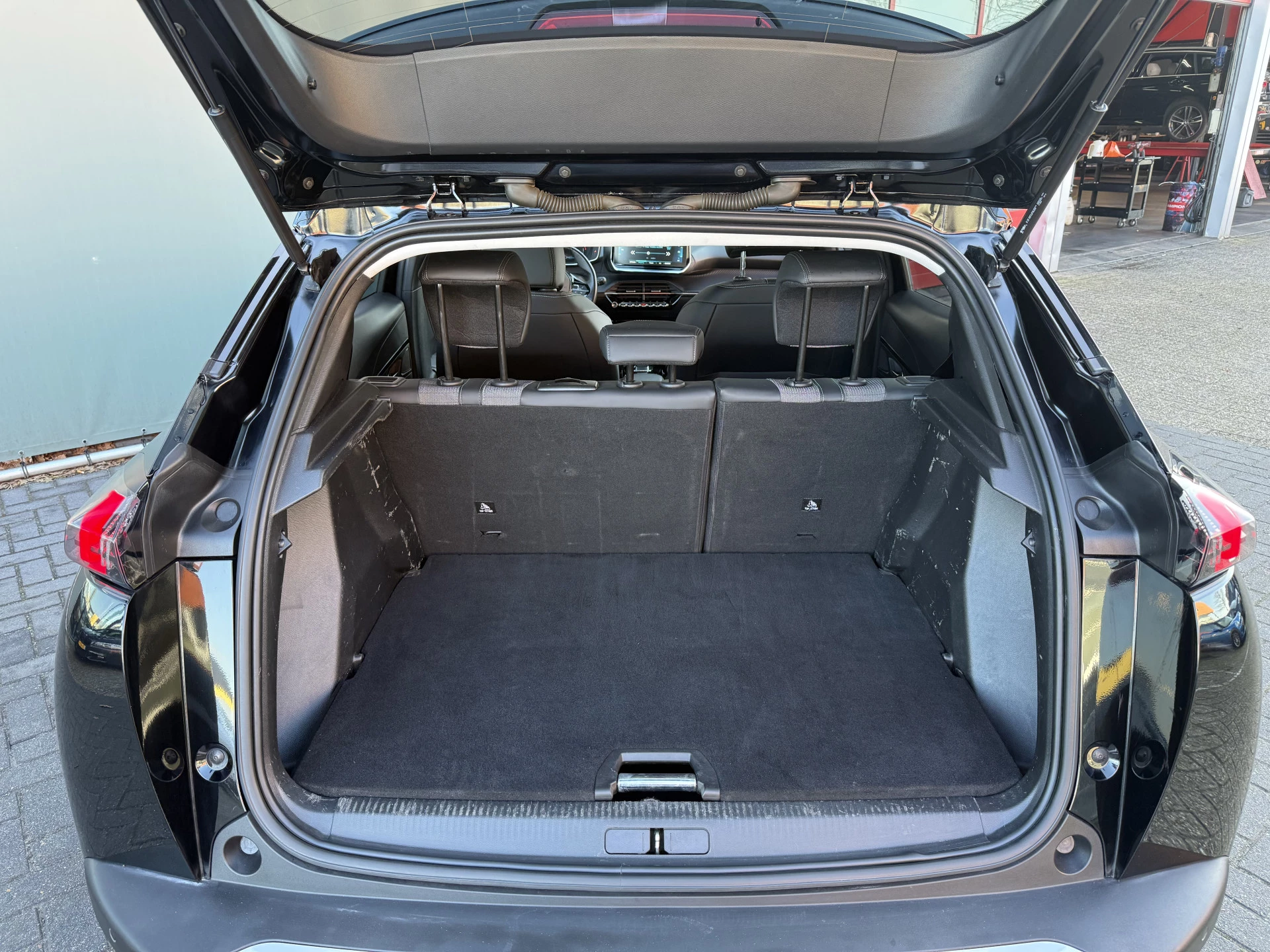 Hoofdafbeelding Peugeot e-2008