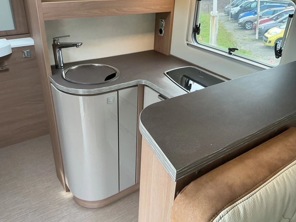 Hoofdafbeelding Bürstner Ixeo Bt6801