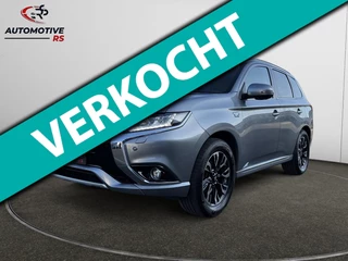 Hoofdafbeelding Mitsubishi Outlander Mitsubishi Outlander 2.0 PHEV 4x4 Rockford Audio Trekhaak 360° Cam Navi Nieuw Accupakket SOH 100% Schuif-/kanteldak Leder Led Pdc