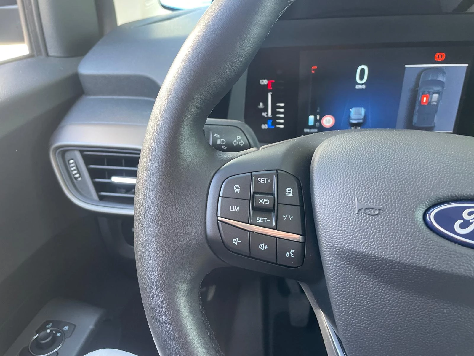 Hoofdafbeelding Ford Transit Courier