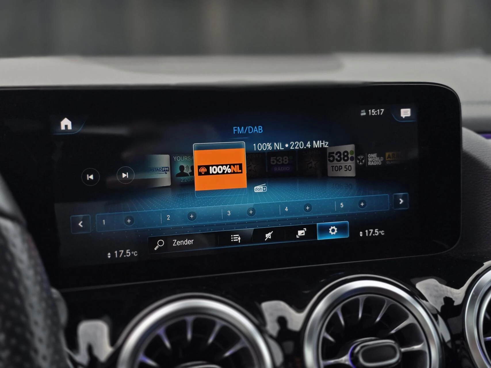 Hoofdafbeelding Mercedes-Benz EQA