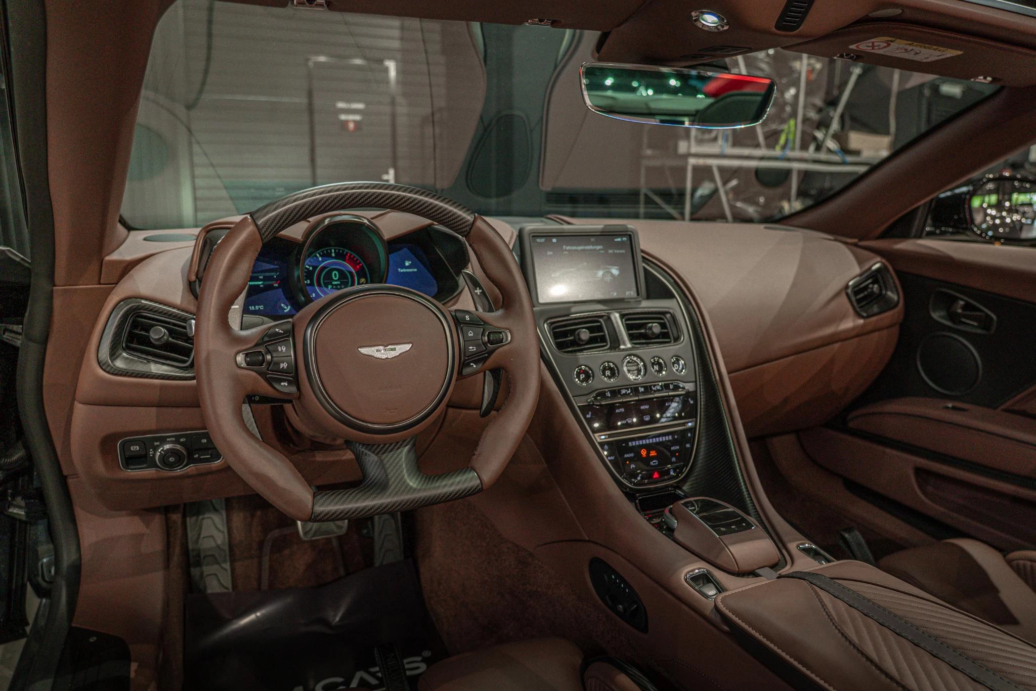 Hoofdafbeelding Aston Martin DBS