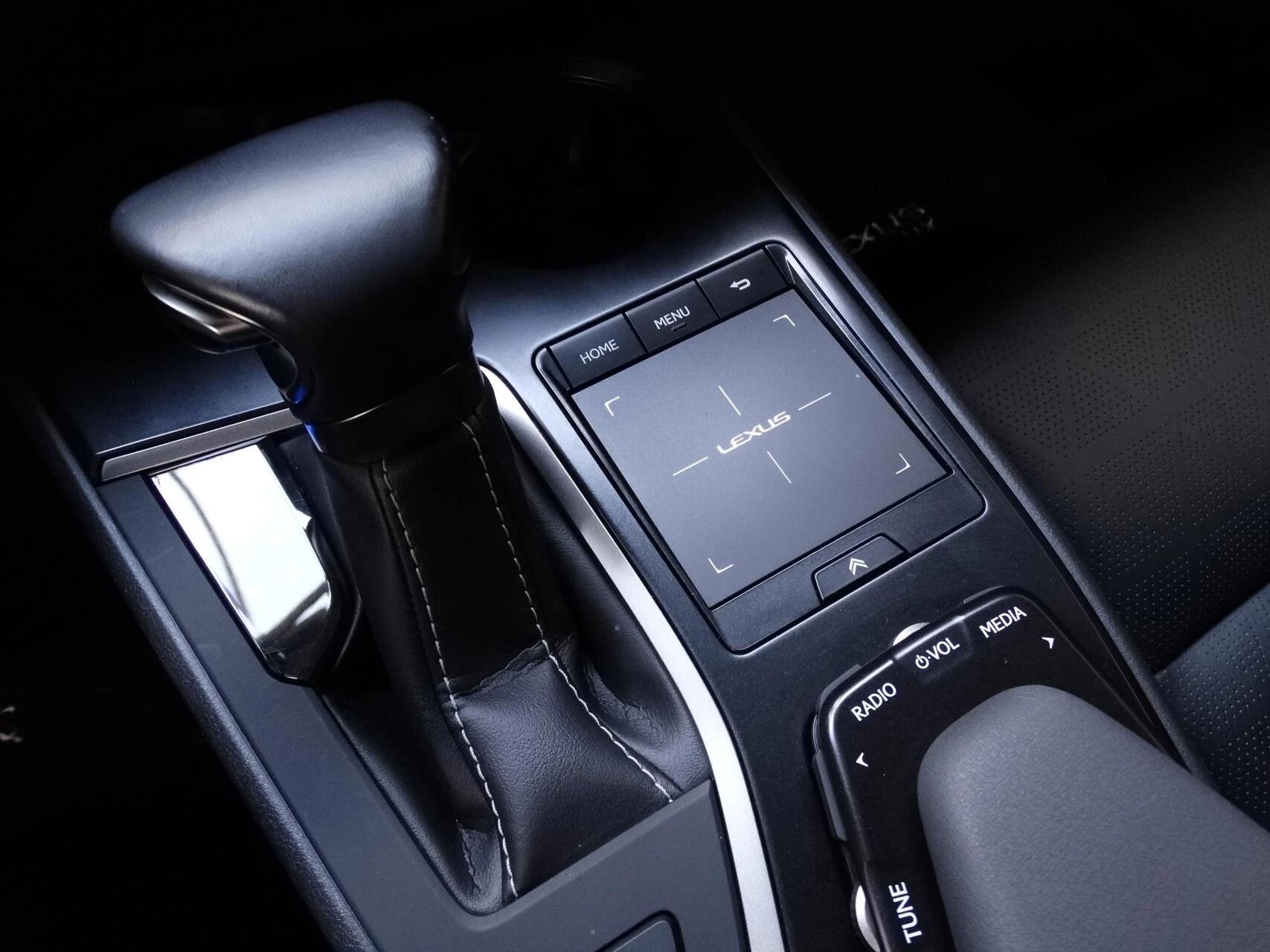 Hoofdafbeelding Lexus UX