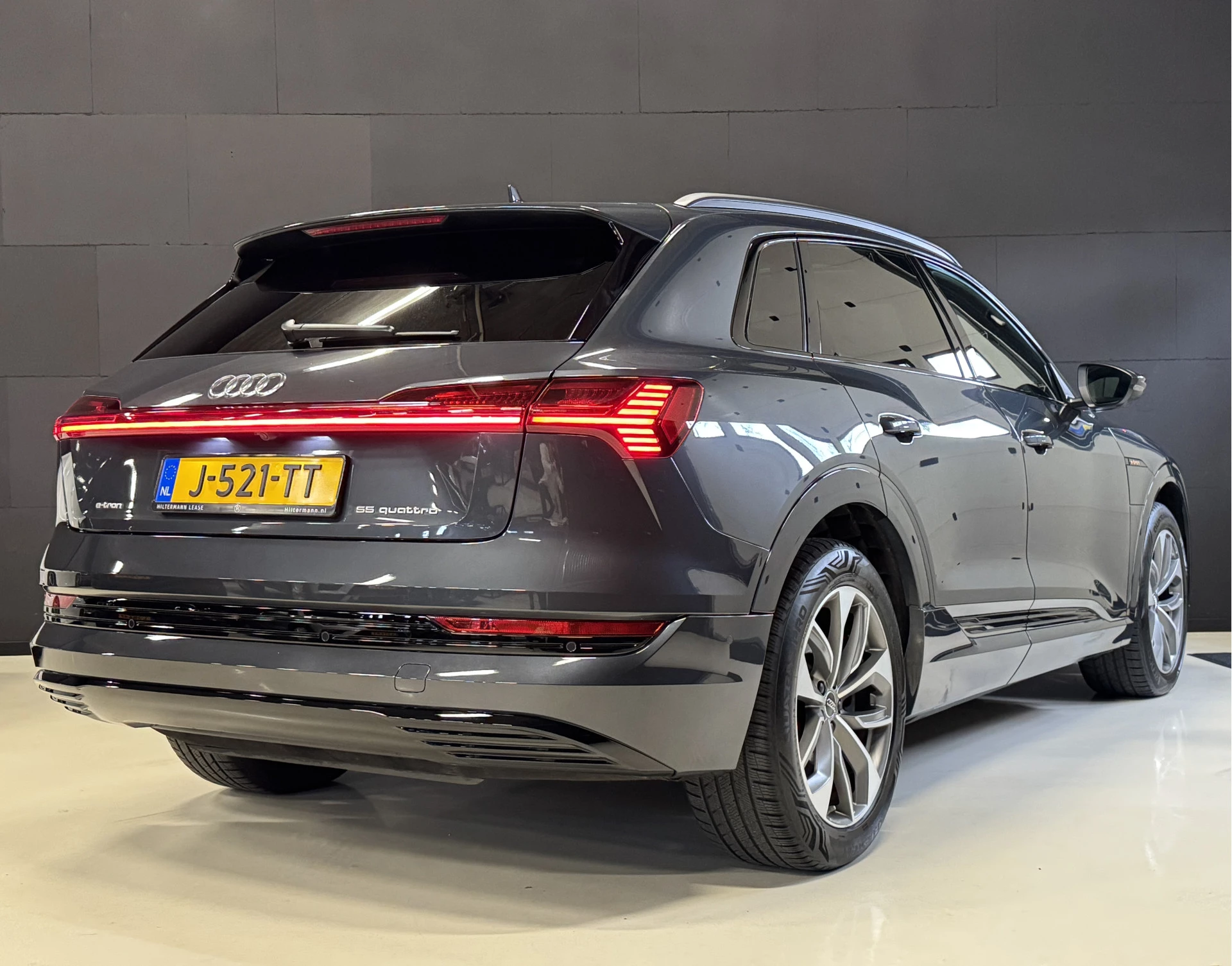 Hoofdafbeelding Audi e-tron