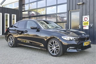 BMW 3 Serie 320i High Executive |  Dealer Onderhouden | Carplay | Leder | LED | Camera