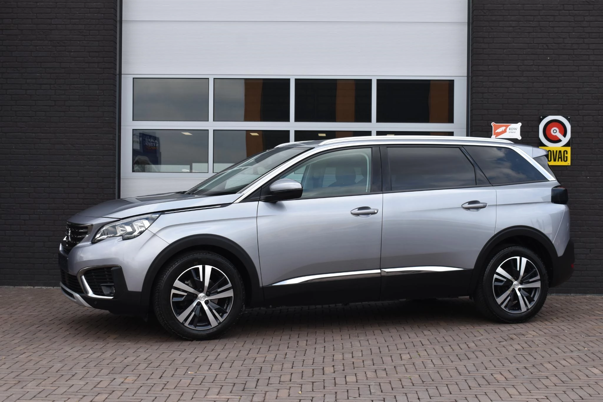 Hoofdafbeelding Peugeot 5008