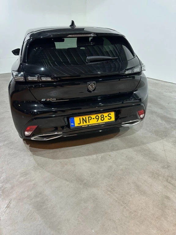 Hoofdafbeelding Peugeot e-308