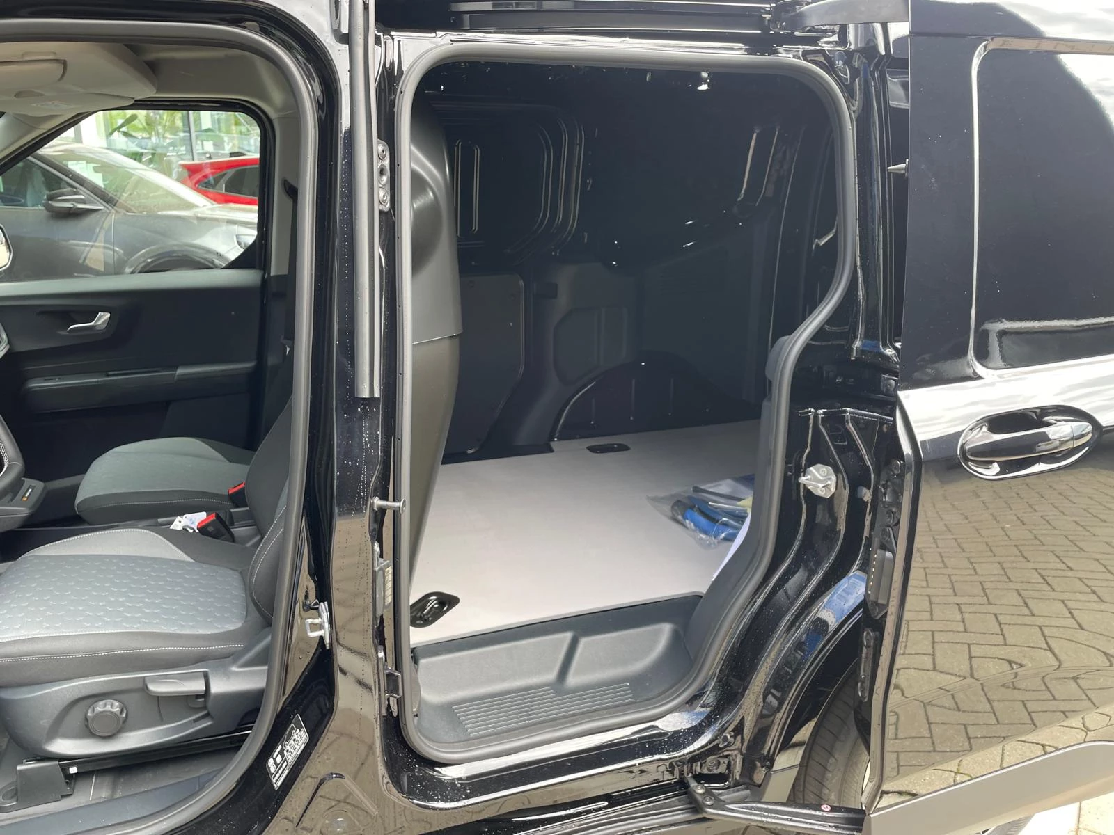 Hoofdafbeelding Ford E-Transit Courier