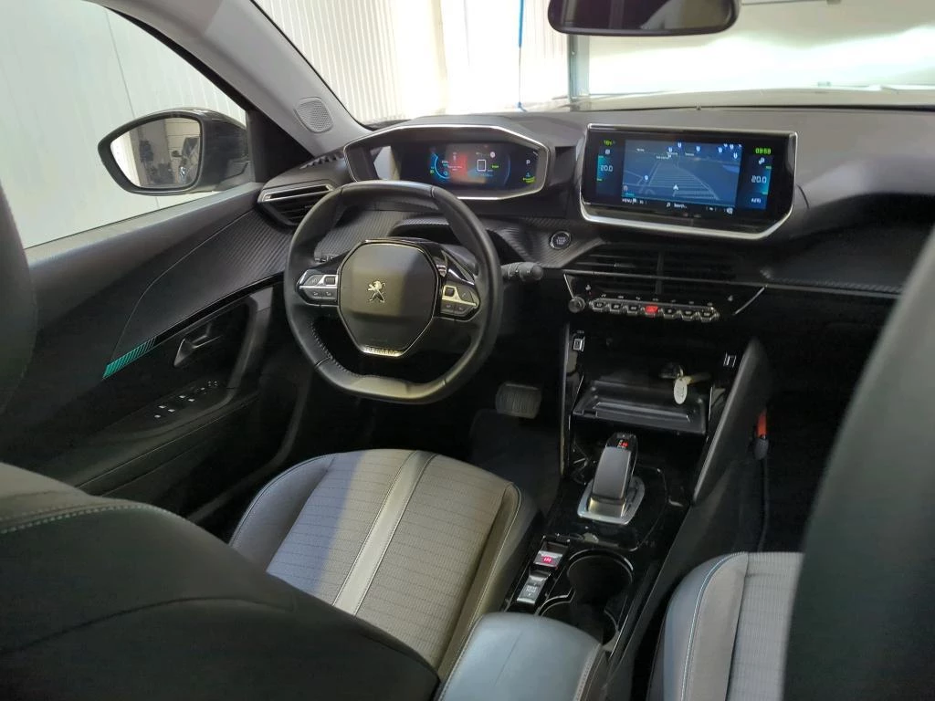 Hoofdafbeelding Peugeot e-2008