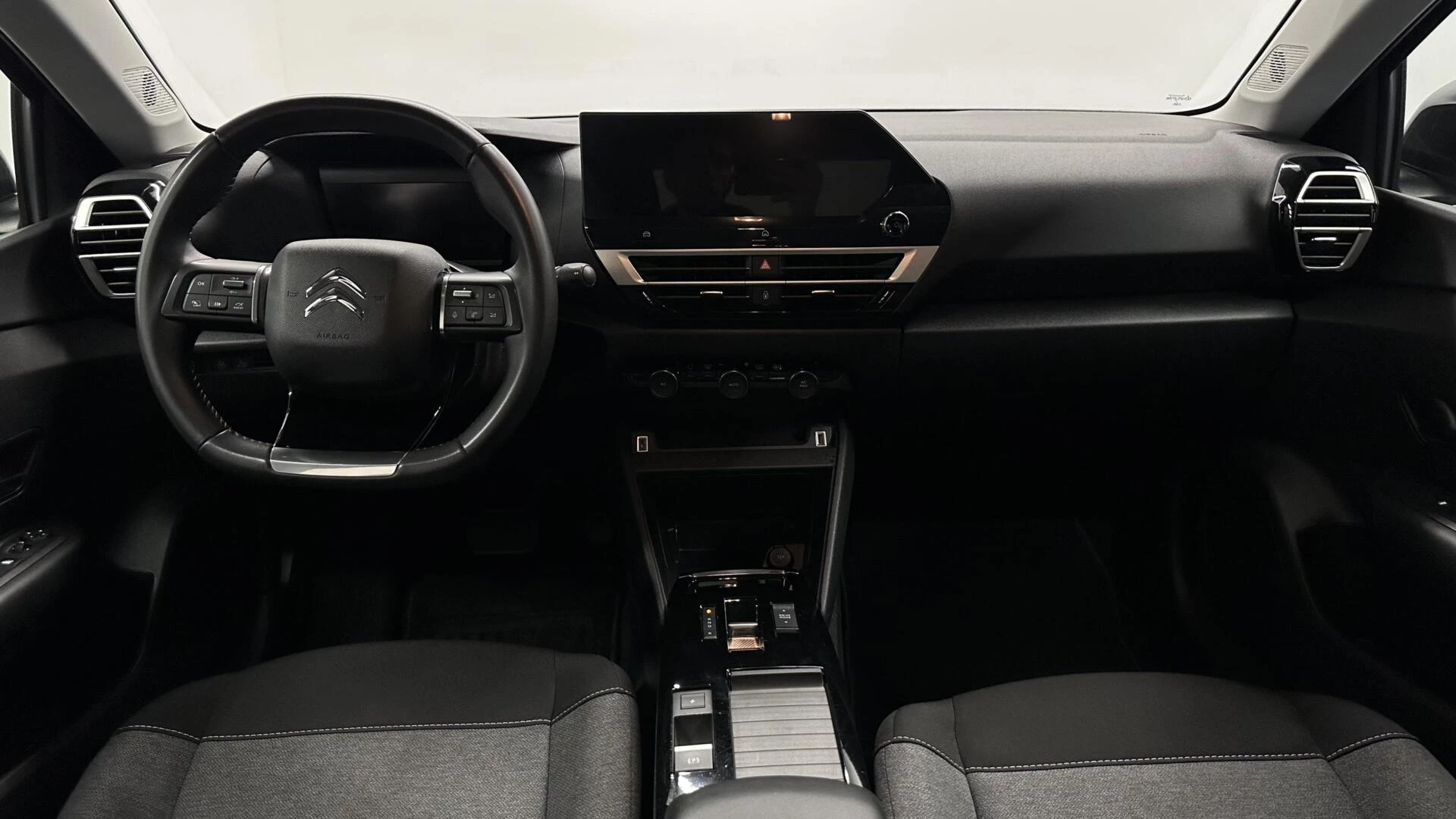 Hoofdafbeelding Citroën ë-C4 X