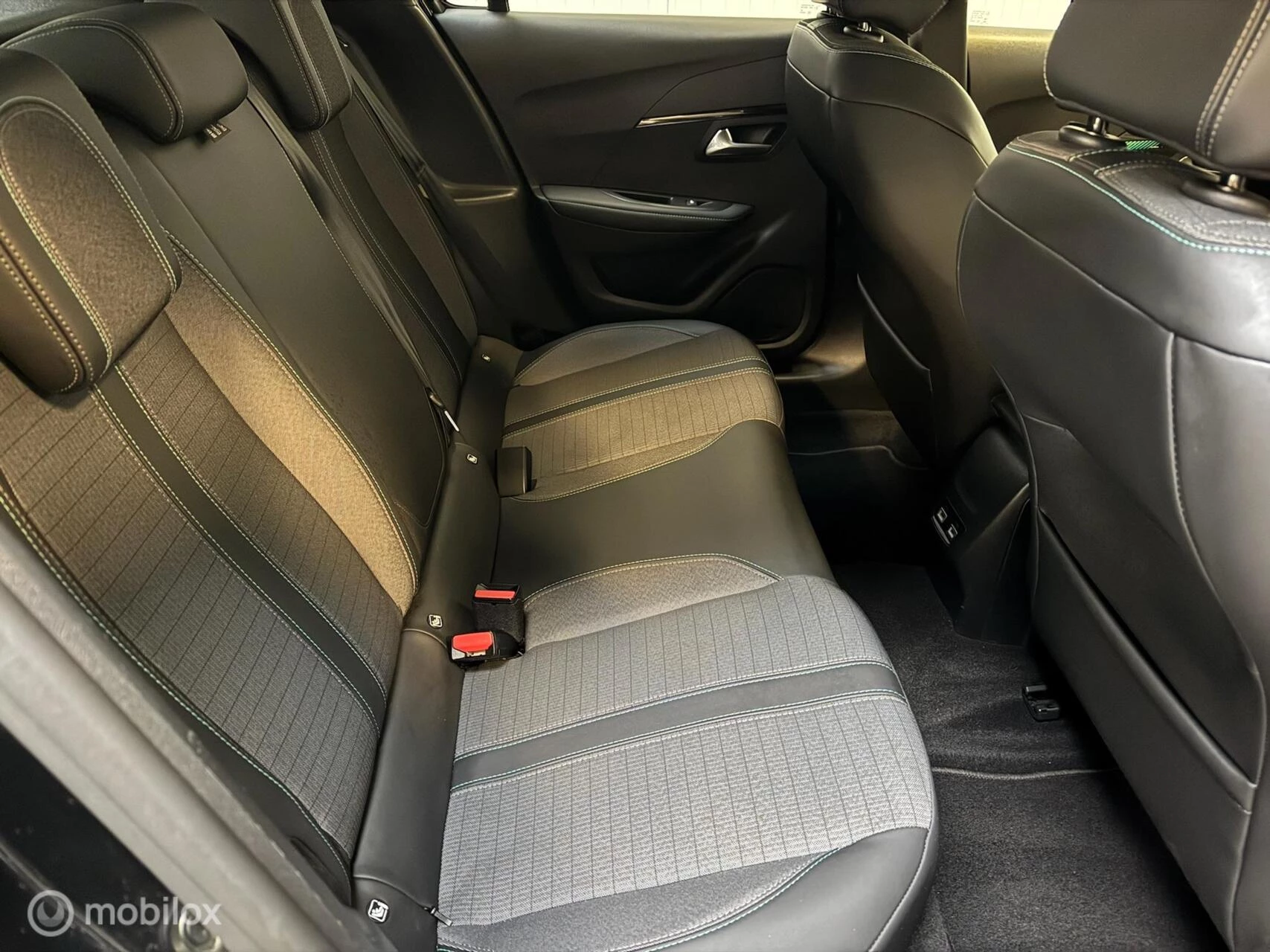 Hoofdafbeelding Peugeot e-208