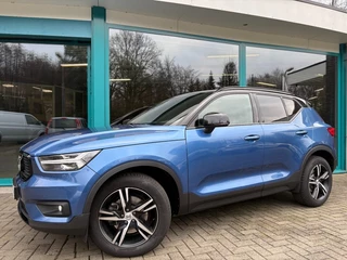 Hoofdafbeelding Volvo XC40 Volvo XC40 2.0 B4 R DESIGN SPORT CarPlay, Camera, TrHaak, Bursting Blue