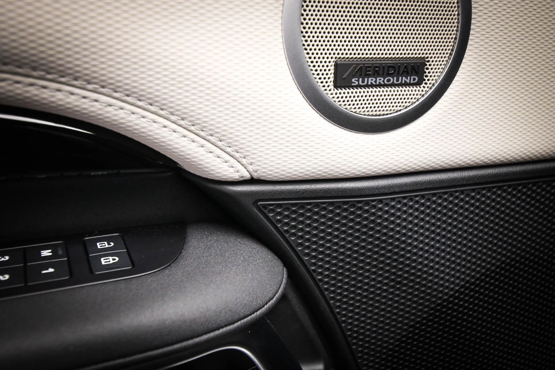 Hoofdafbeelding Land Rover Discovery