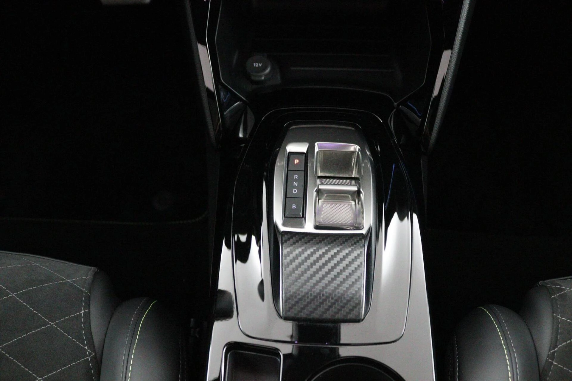 Hoofdafbeelding Peugeot e-2008