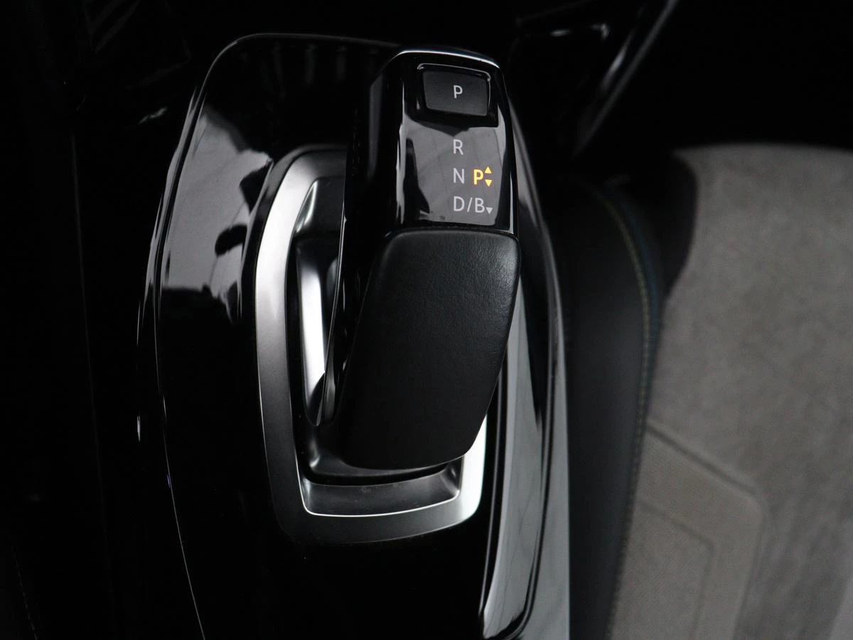 Hoofdafbeelding Peugeot e-2008