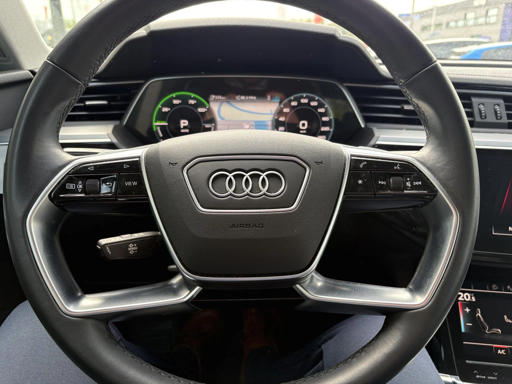 Hoofdafbeelding Audi e-tron