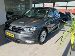 Volkswagen Tiguan 1.4 TSI ACT Highline. Leer Panorama dak