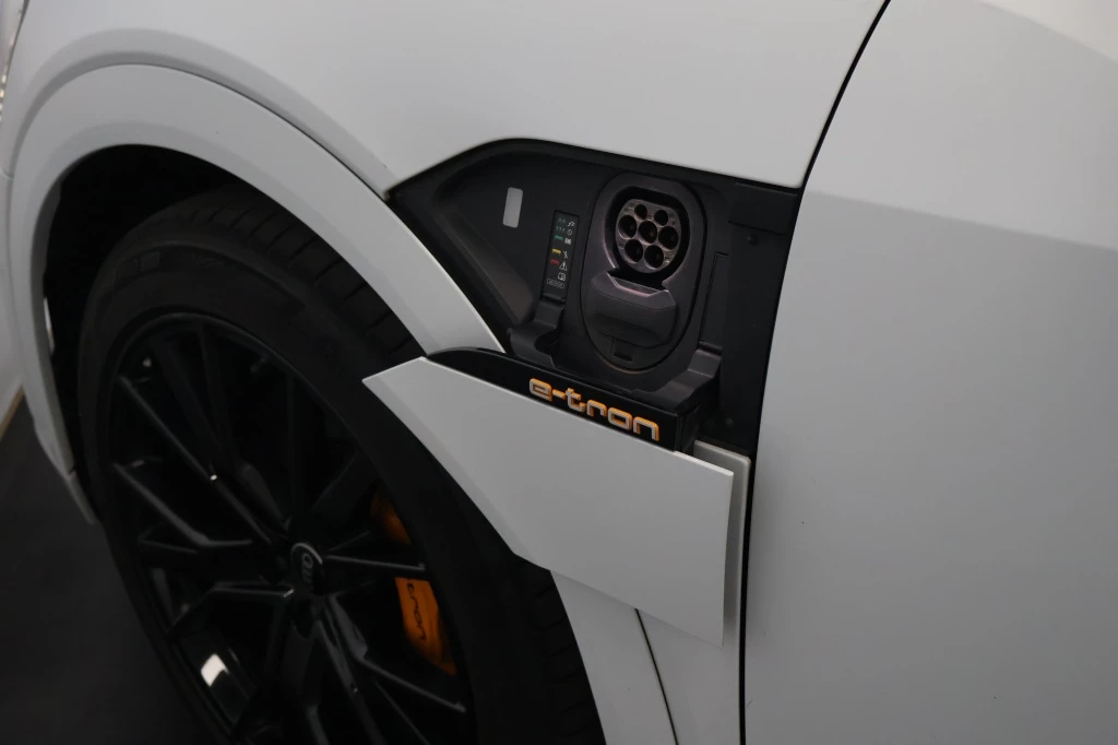 Hoofdafbeelding Audi e-tron