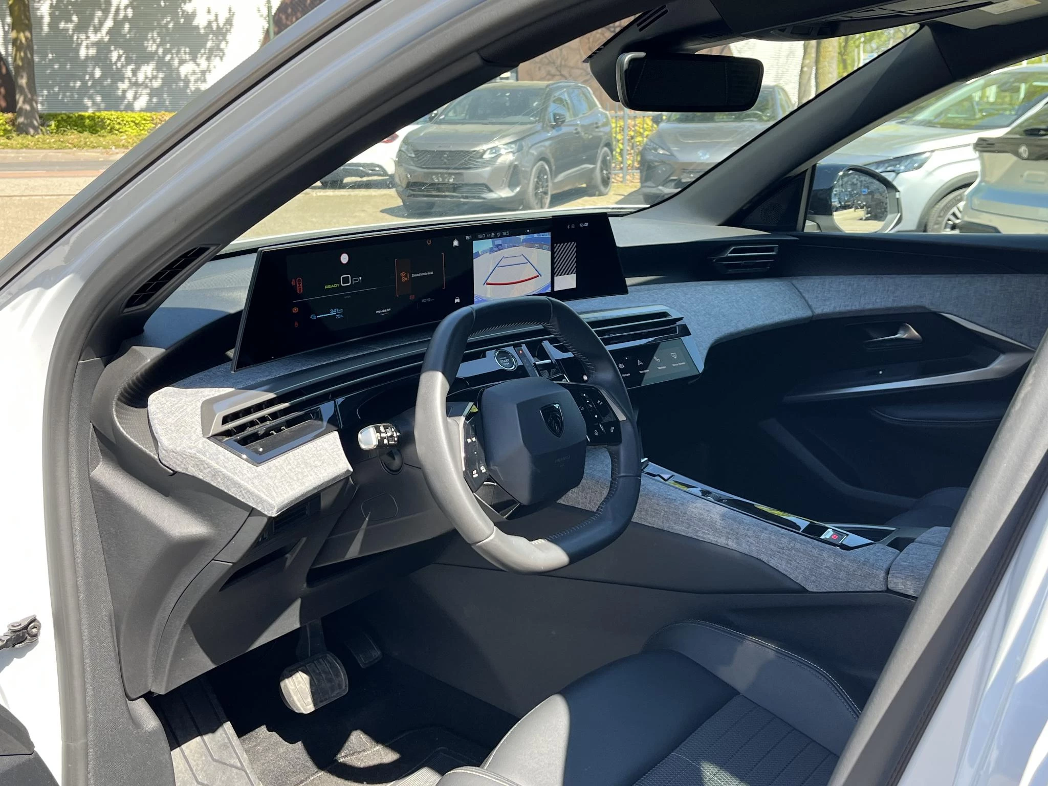 Hoofdafbeelding Peugeot e-3008