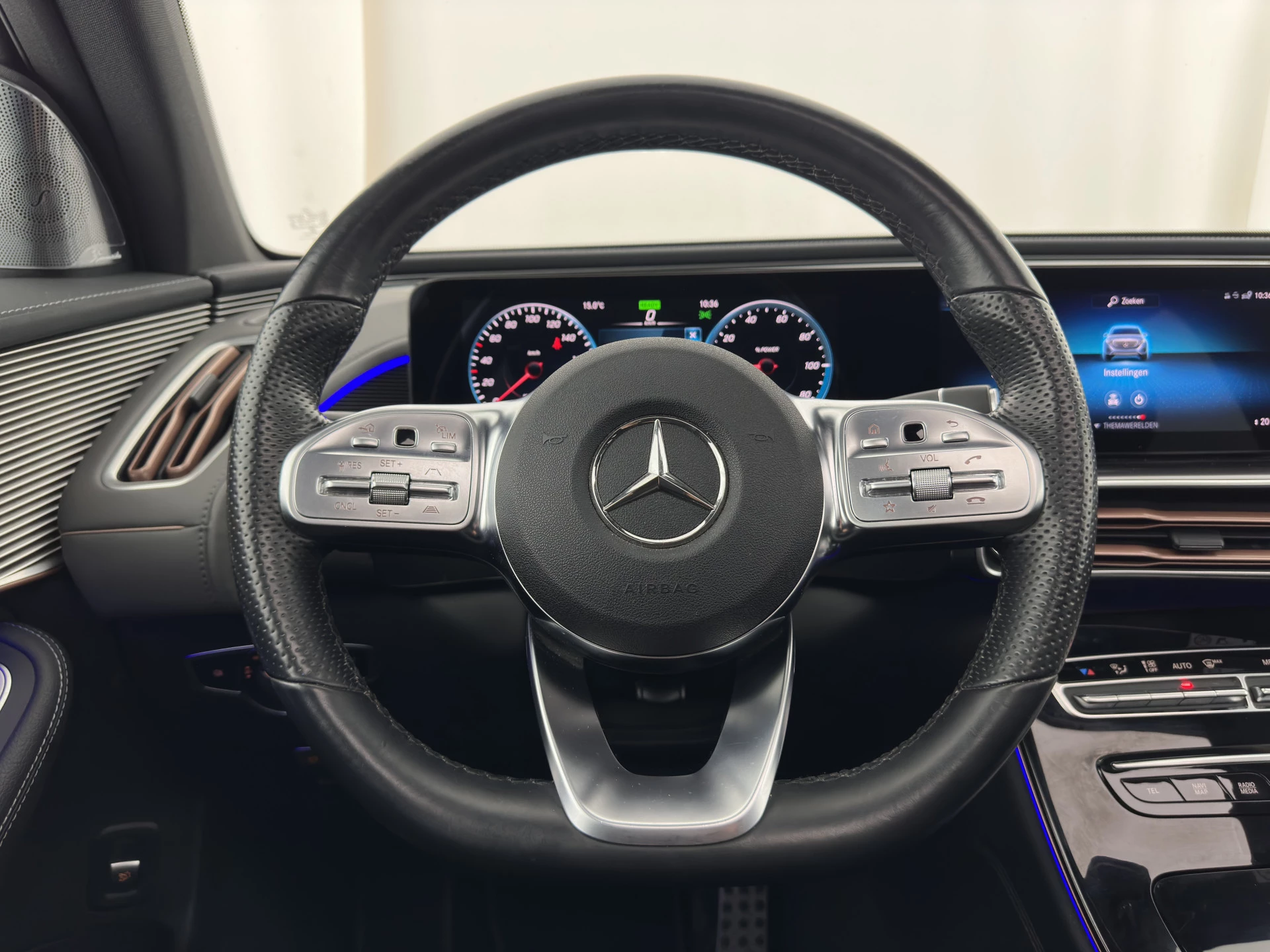 Hoofdafbeelding Mercedes-Benz EQC