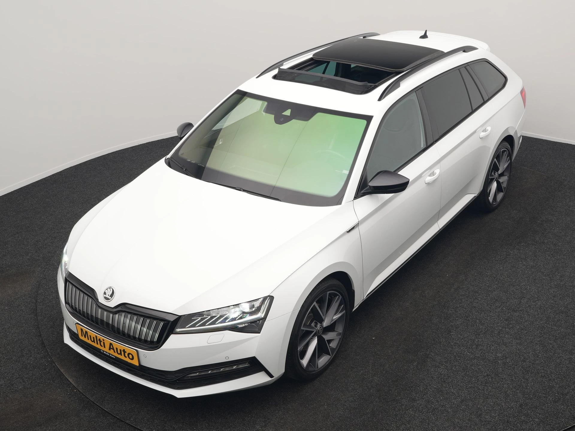 Hoofdafbeelding Škoda Superb