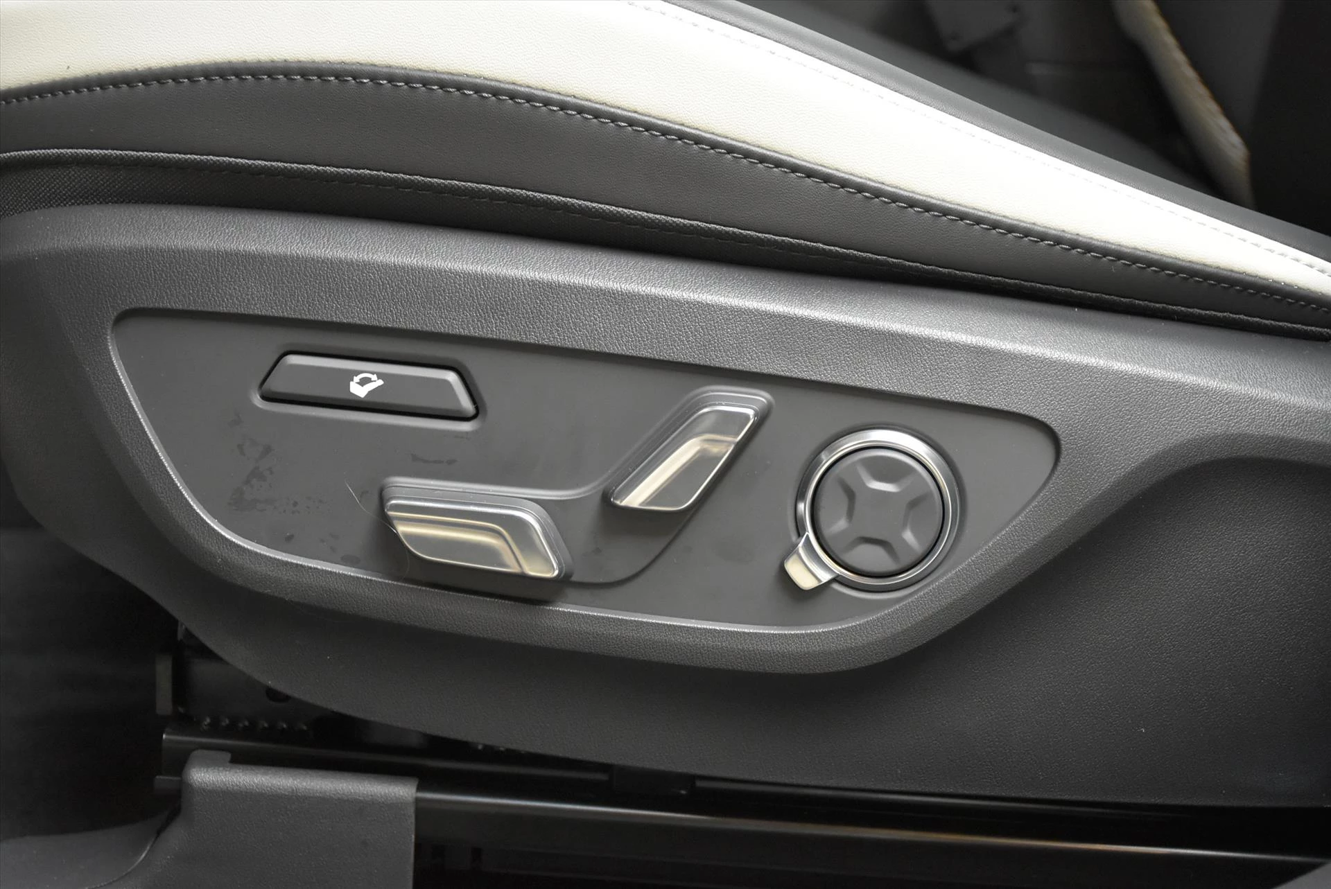 Hoofdafbeelding Kia EV5